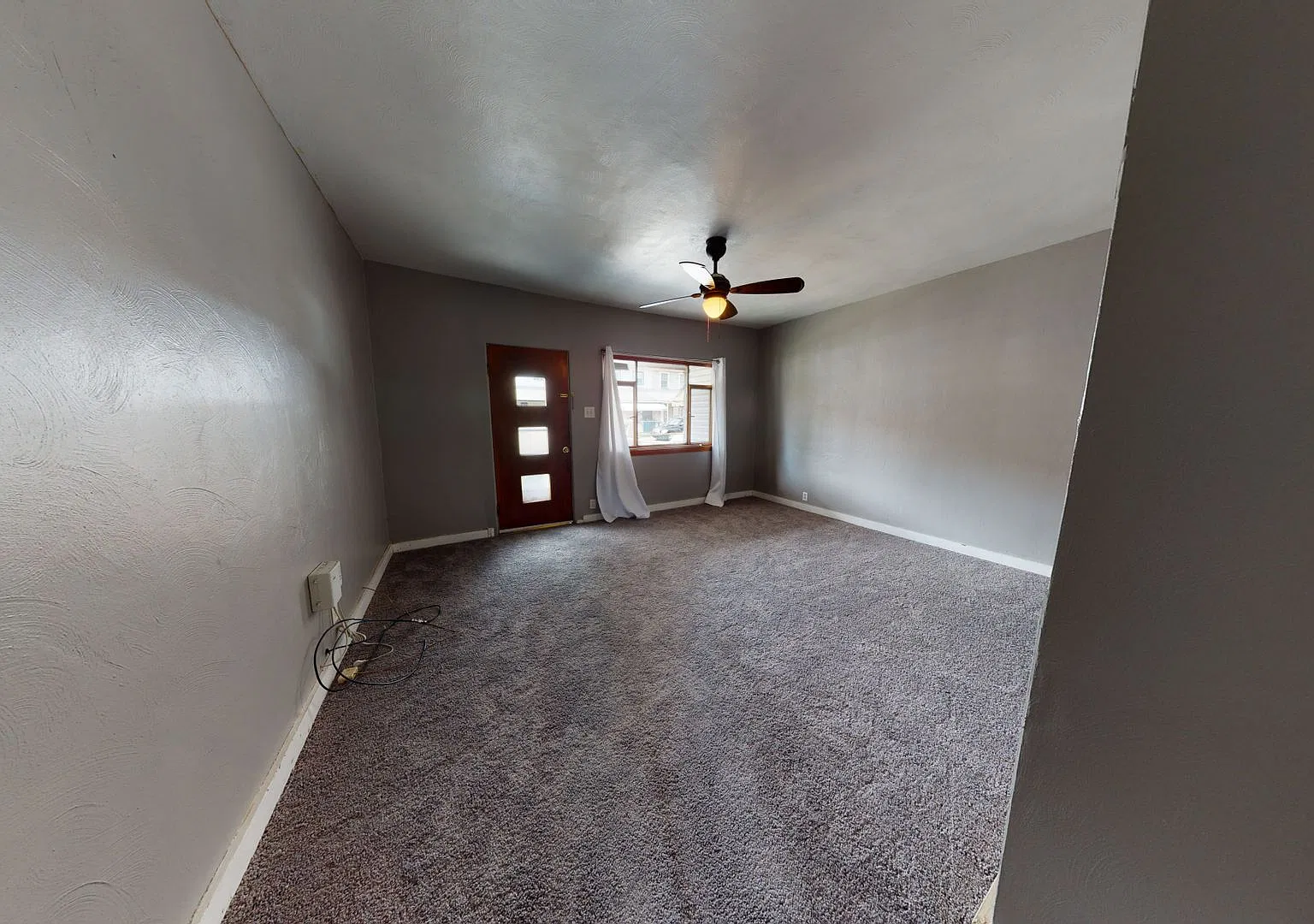Refreshed 2 Bed 1 Bath Home for Rent in McKees Rocks — Photo 3
