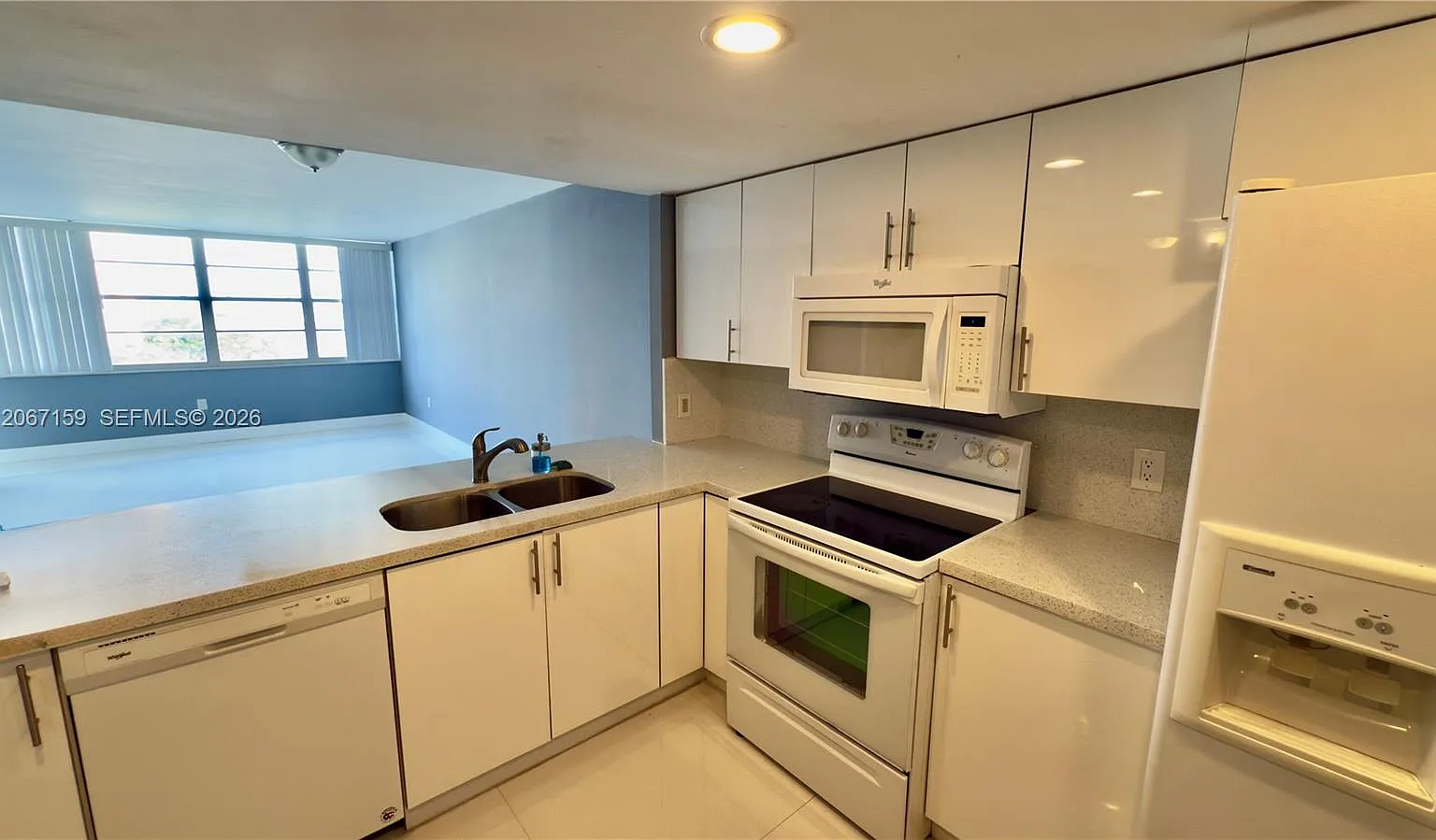 Buckley Towers Condo - Ea — Photo 4