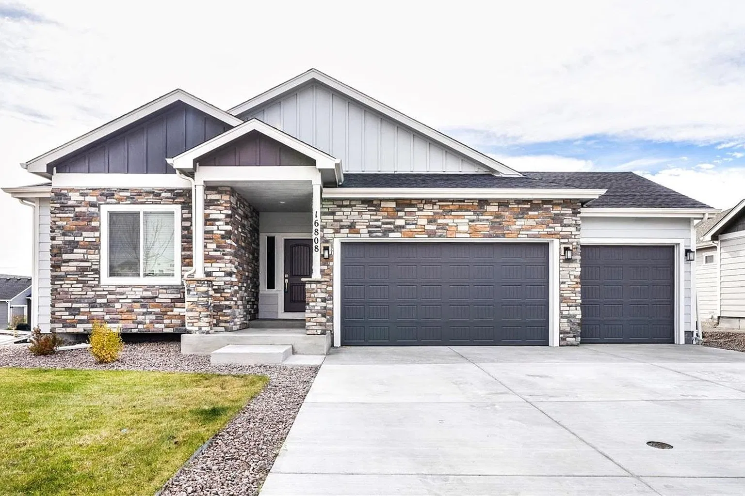 Beautiful 5-Bedroom Ranch Home with Mountain Views & Finished Walk-Out Basement — Photo 1