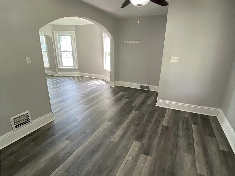 811 Columbus Pkwy — Photo 4