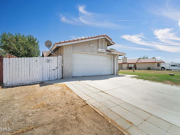 3rd image of 43732 La Paz Ln