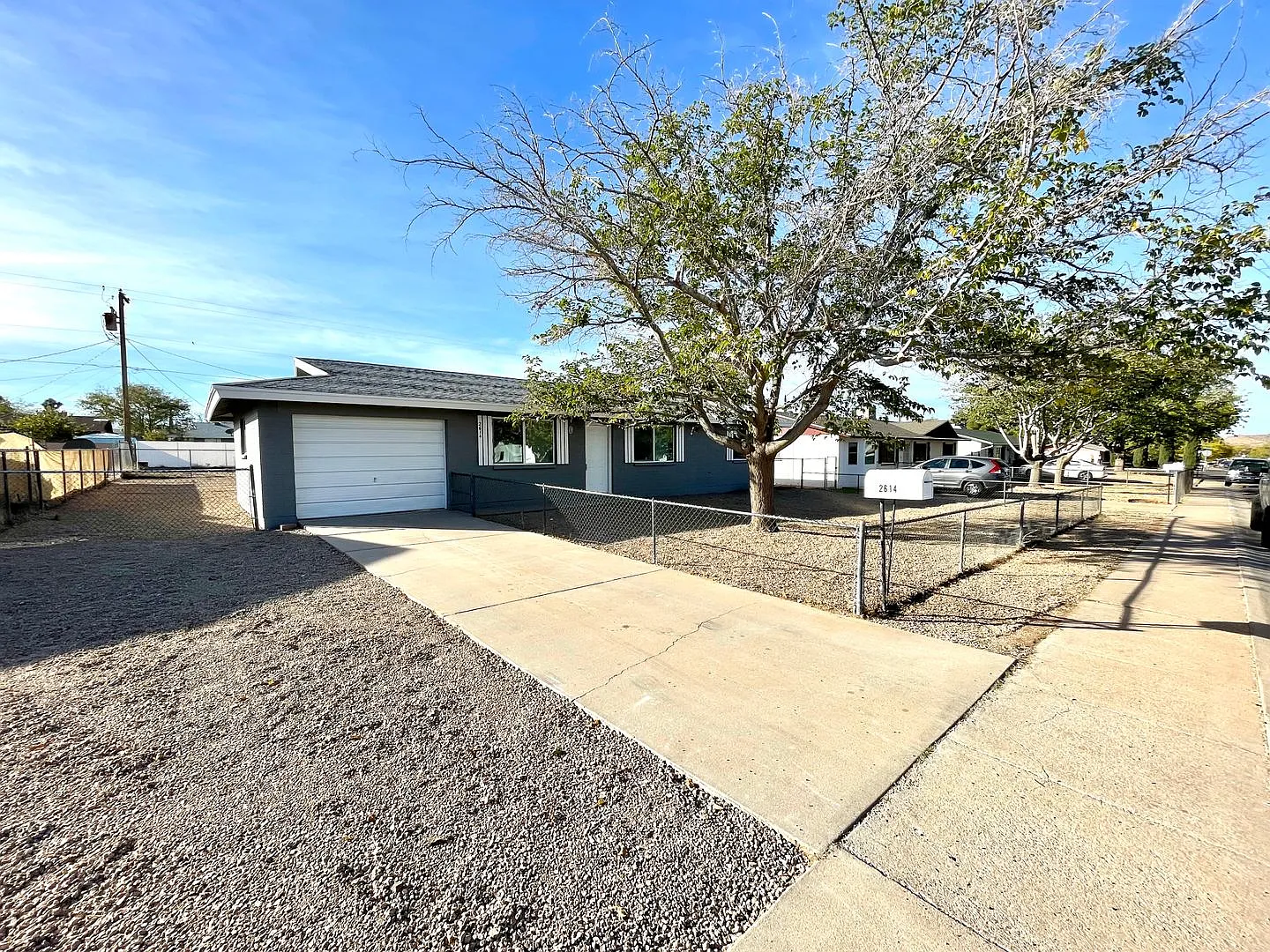 Great 3 Bedroom Home Near Splash Pad and Hualapai Elementary School! — Photo 3
