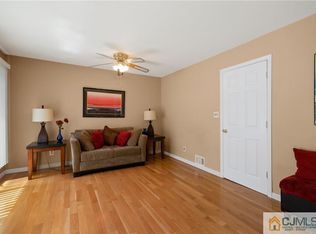 82 Weston Rd, Somerset, NJ 08873