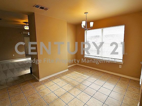 3rd image of 621 Imperial Pl