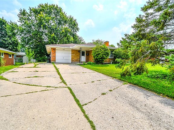 2nd image of 1012 E Stroop Rd