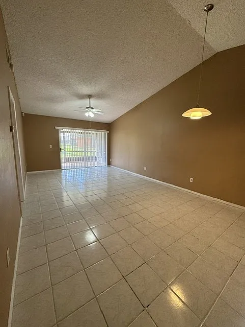 2 bed, 938 sqft, $1,399 — Photo 4