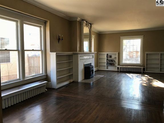 3rd image of 420 E Sherman Ave