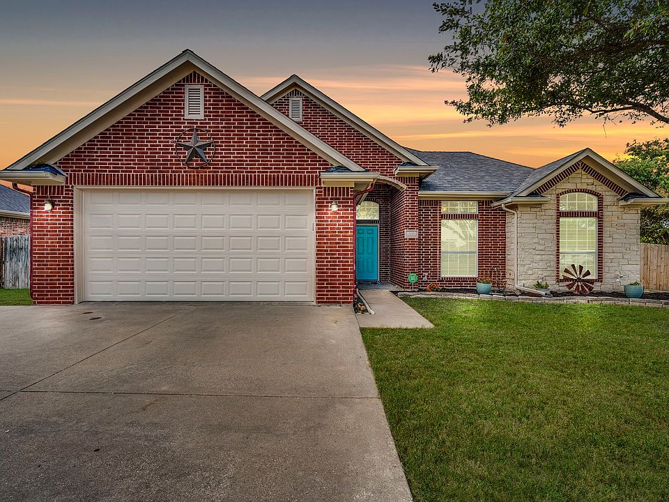1st image of 100 Meadowlark Dr