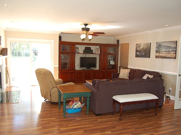 4th image of 11680 Penmar Dr