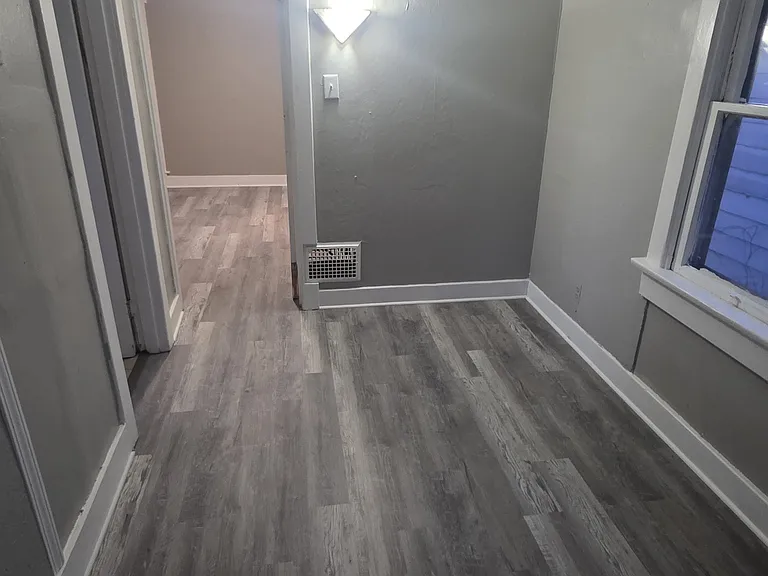 122 Heaton Ave — Photo 23
