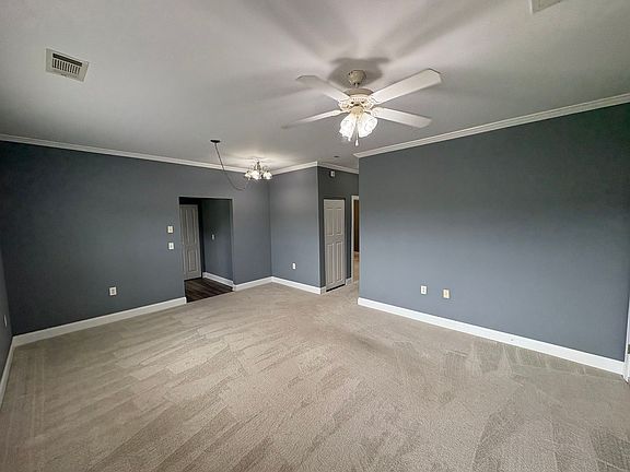 3rd image of 245 Yvon St