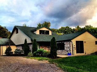 8389 Knapp Rd, West Falls, NY 14170