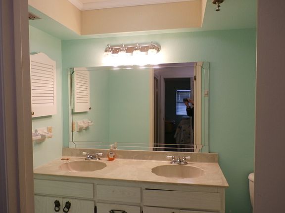 4th image of 19418 Gulf Blvd APT 305