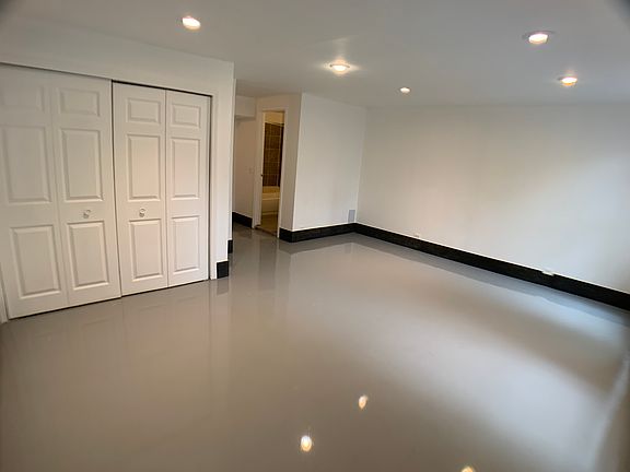 3rd image of 1851 N Fairfield Ave #G