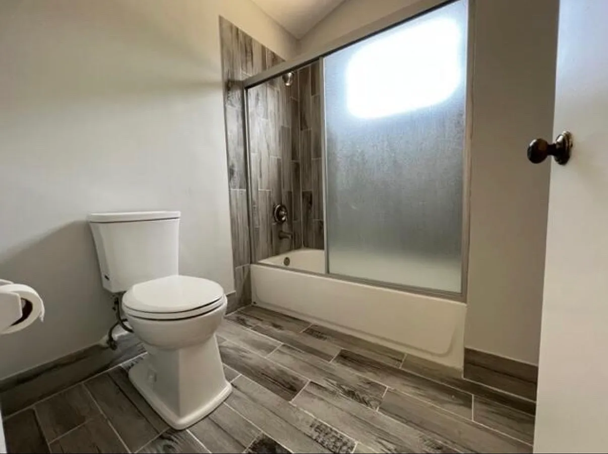 3 bed, 2.5 bath, 1430 sqft, $3,900 — Photo 4