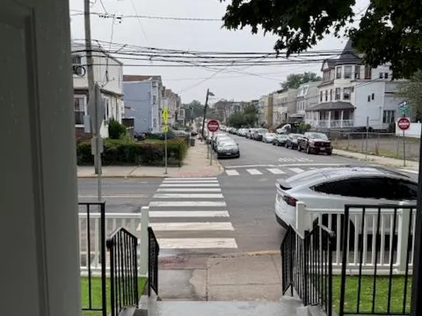 395 Bergen Avenue image 1 of 5