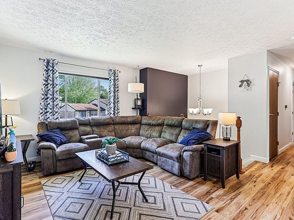 2nd image of 7794 Ravenswood Dr