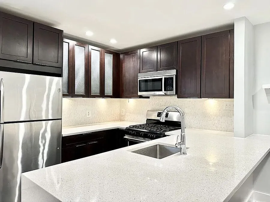 Sleek One-Bedroom in Eastern Market - Parking Spot Included! — Photo 2