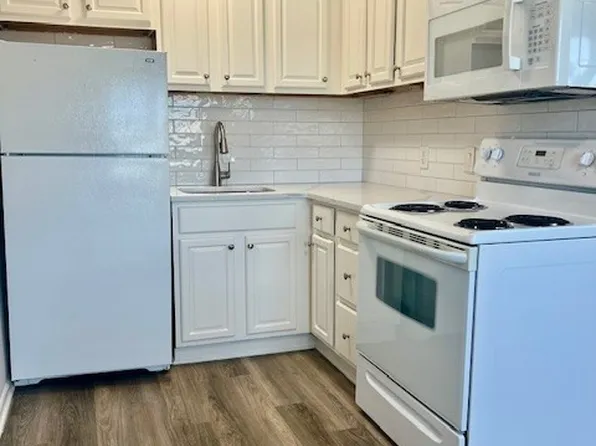 352 N York Rd #C12, Hatboro, PA 19040