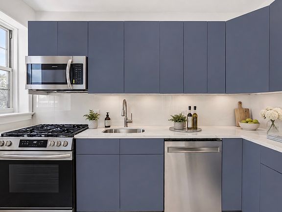 3rd image of 210 Pelham Rd APT 1L