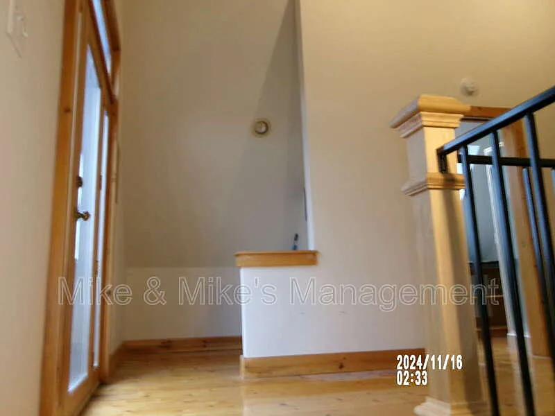 Studio, 1.0 bath, $1,050 — Photo 3