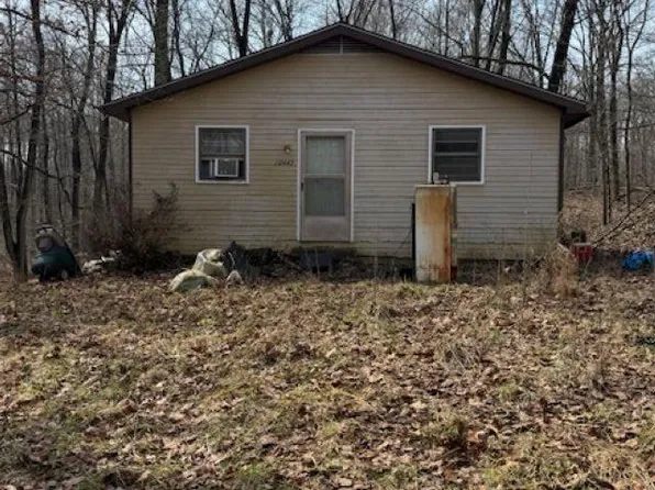 10443 E Lake Edward Dr, Huntingburg, IN 47542