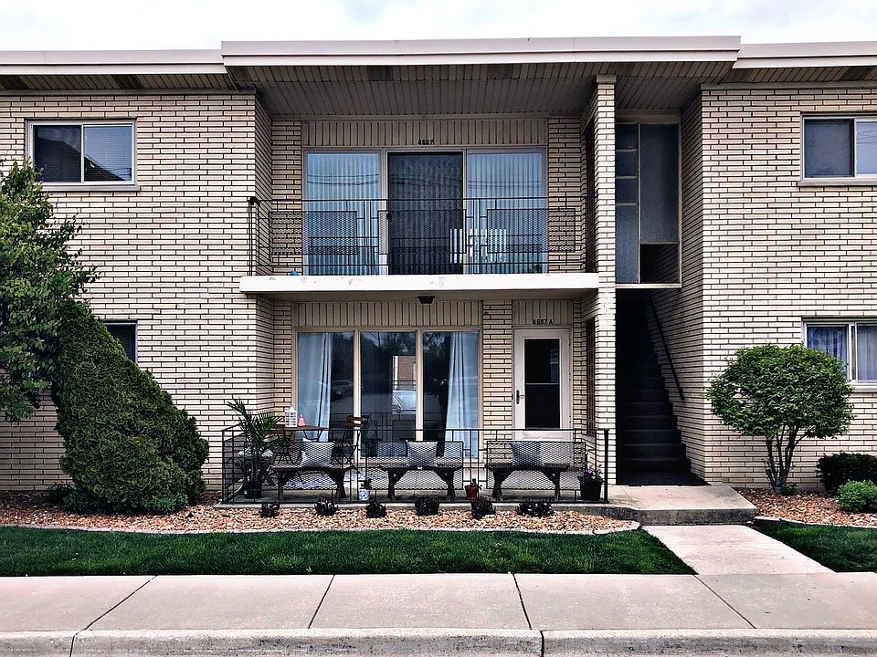 1st image of 4607 W 95th St APT A