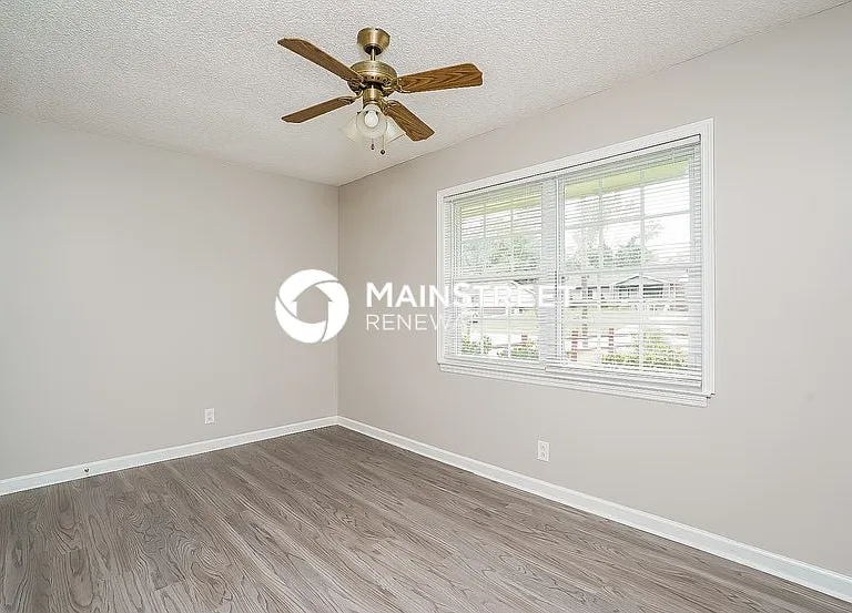 4336 Central Valley Dr — Photo 13