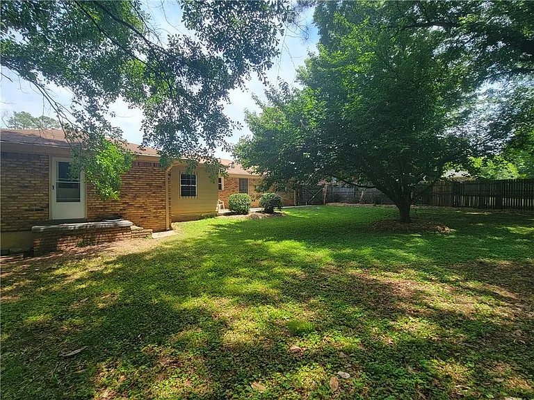 3213 Bobbie Ln — Photo 30