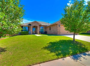11224 NW 100th St, Yukon, OK 73099