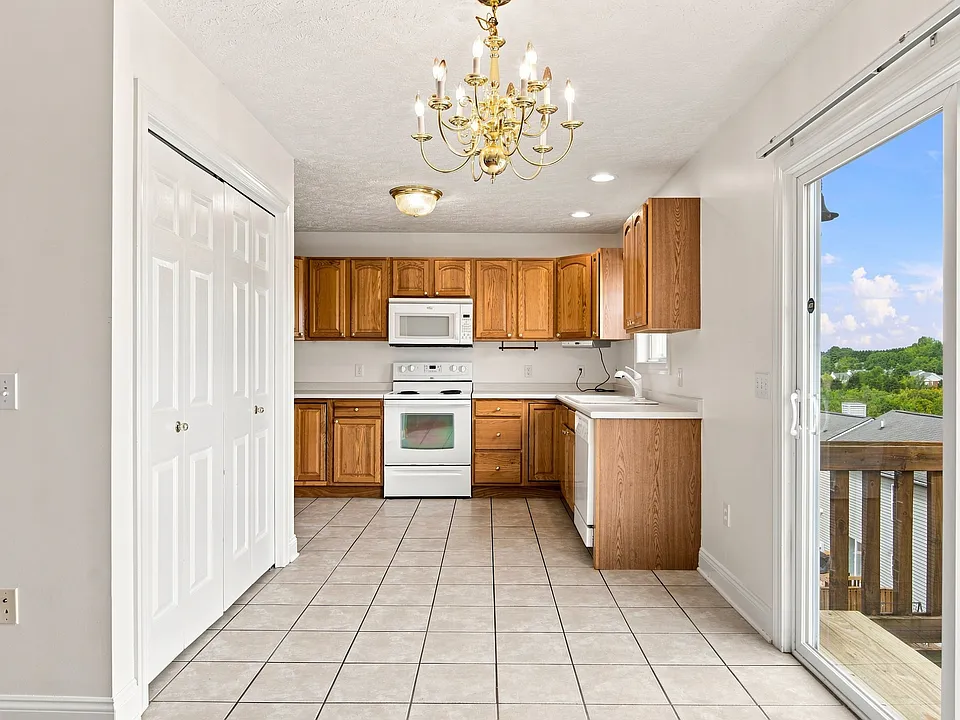 315 Tall Oak Blvd