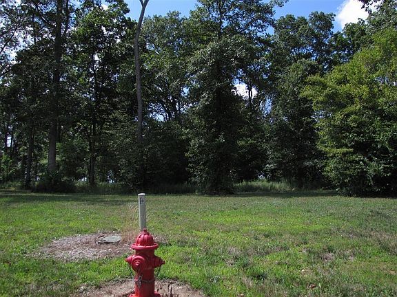 3rd image of 5767 Hillgrove Cir