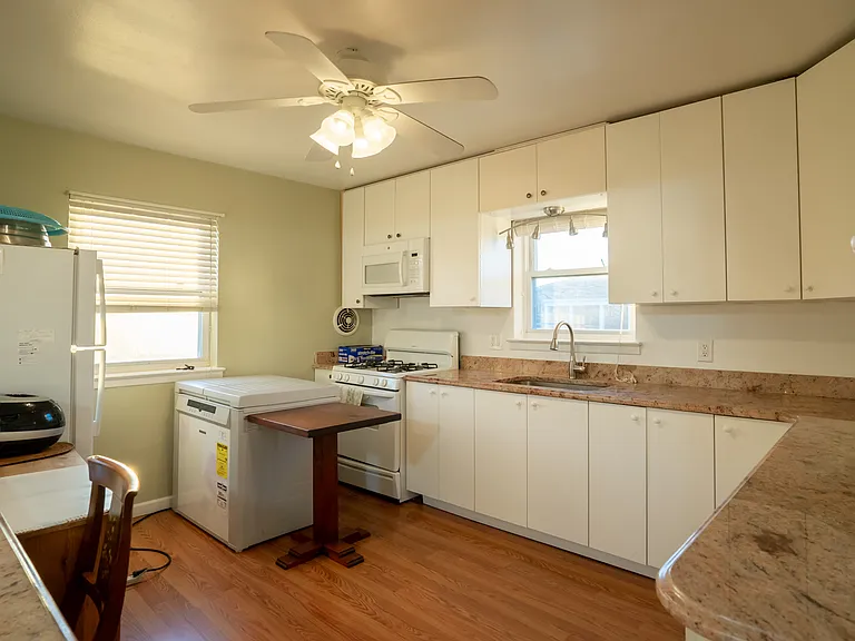 300 E Homestead Ave #2B — Photo 7