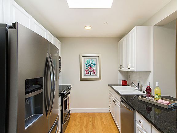 5th image of 65 Chelsea St APT 405