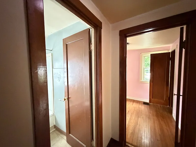 160 Woodward Ave — Photo 6