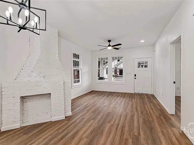 2 bed, 1000 sqft, $2,000 — Photo 3