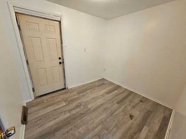 333 Park St APT 1, Syracuse, NY 13203