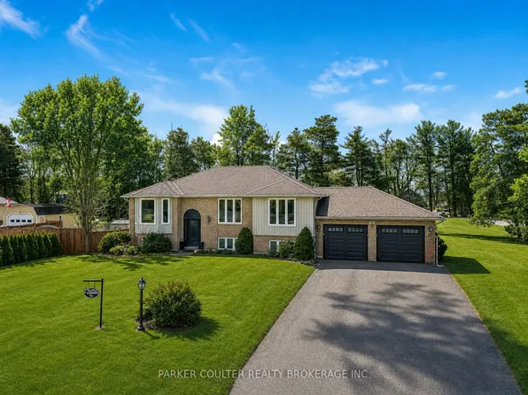 24 Parr Blvd, Springwater, ON L9Z 0B1