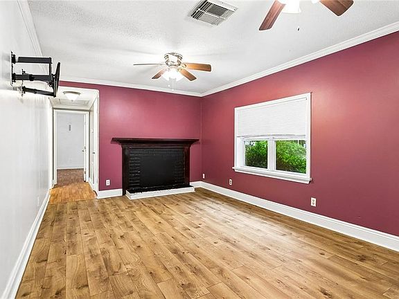 5th image of 20372 Doris Rd