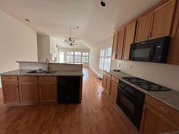 5th image of 900 Piedmont Dr
