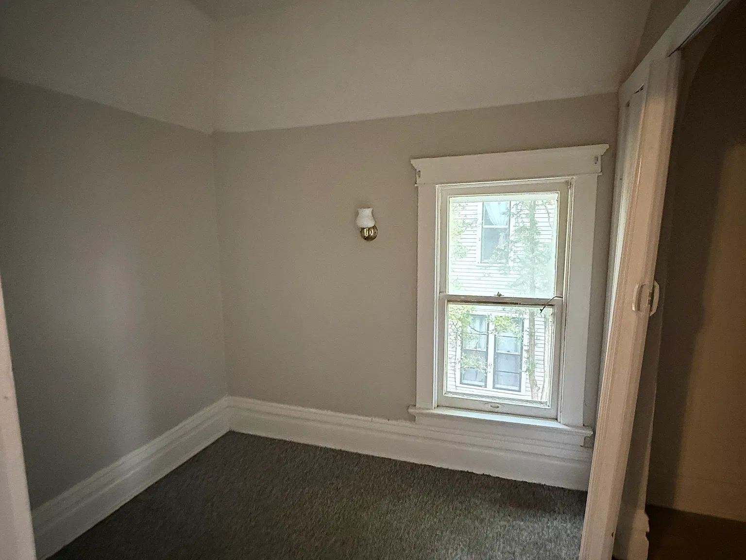 Studio, 600 sqft, $700 — Photo 2