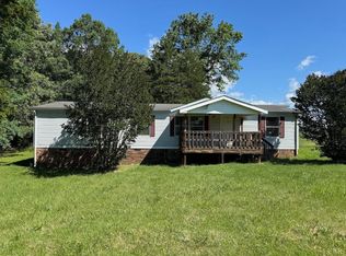 3185 Boxwood Rd, Gretna, VA 24557