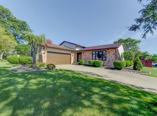 1502 Poplar Ln, Munster, IN 46321