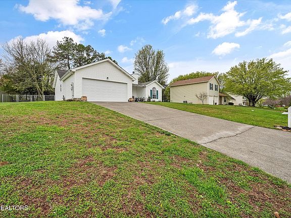 2nd image of 1706 Chesapeake Dr