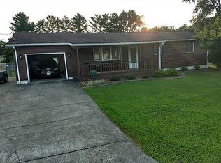 3728 School House Rd, Little Hocking, OH 45742