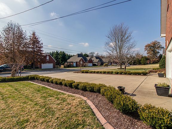 5th image of 9004 Merlot Dr