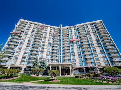 40 N Tower Rd APT 12F, Oak Brook, IL, 60523