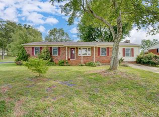 744 Ike Lynch Rd, Dallas, NC 28034
