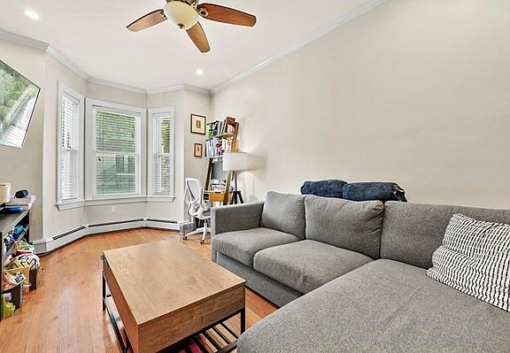 5th image of 13 Telegraph St #1