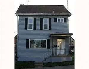 921 Corbet St photo 1